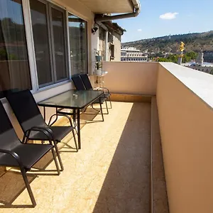 Big Terrace On Liberty Square Апартаменты Тбилиси
